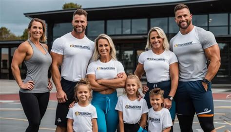 chris bumstead parents|Chris Bumstead opens up on how being a father。